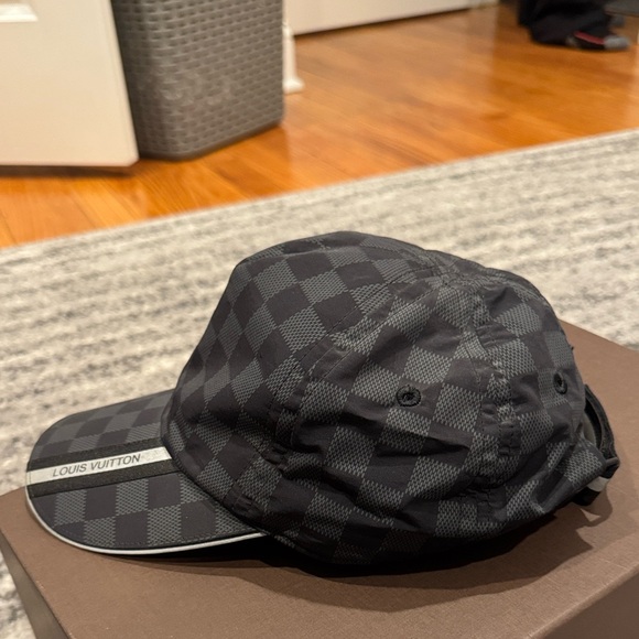 Louis Vuitton Damier Graphite Baseball Cap - LIMITED EDITION - Picture 5 of 7
